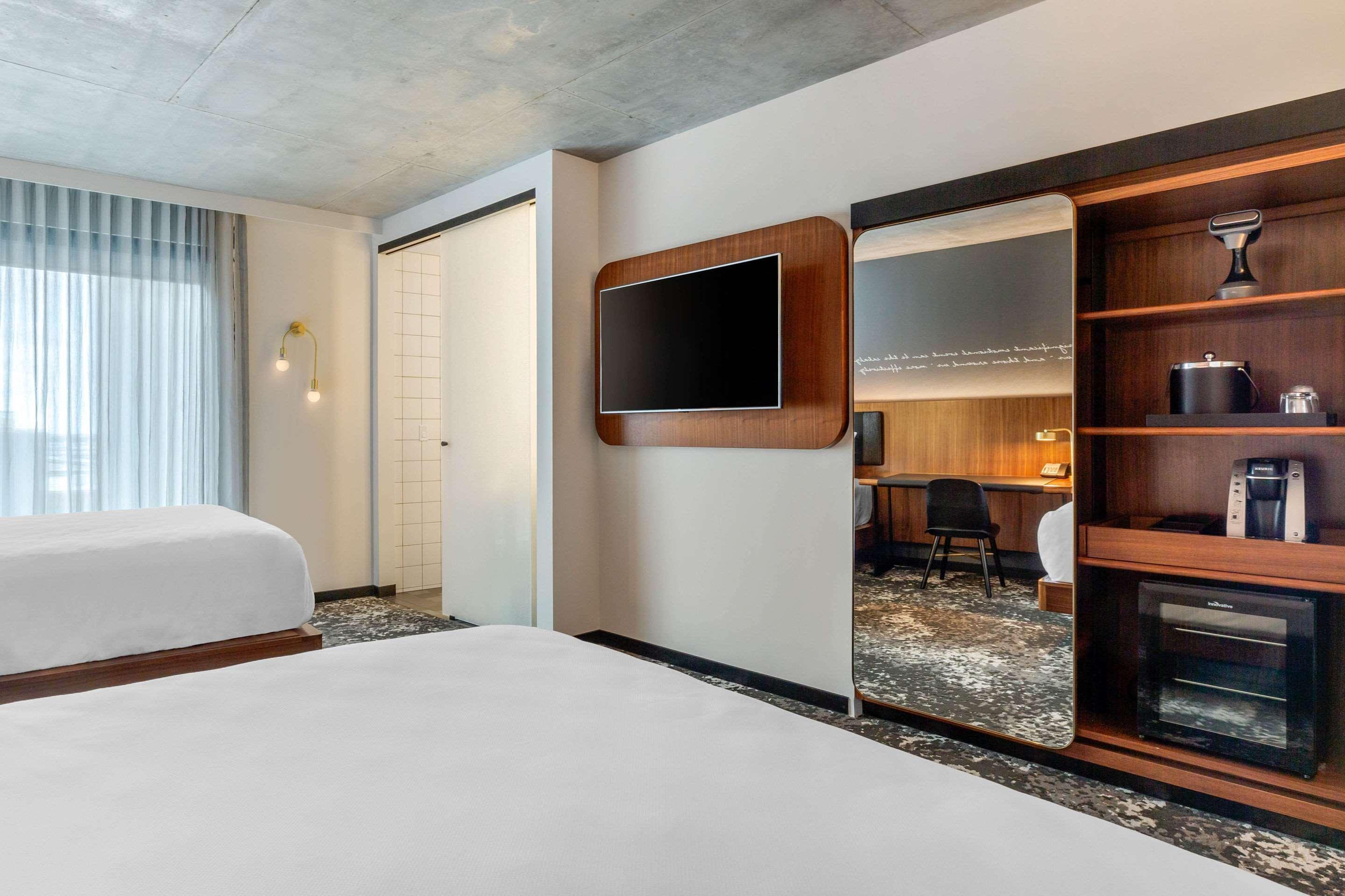 Cambria Hotel Boston Downtown - Seaport Екстер'єр фото
