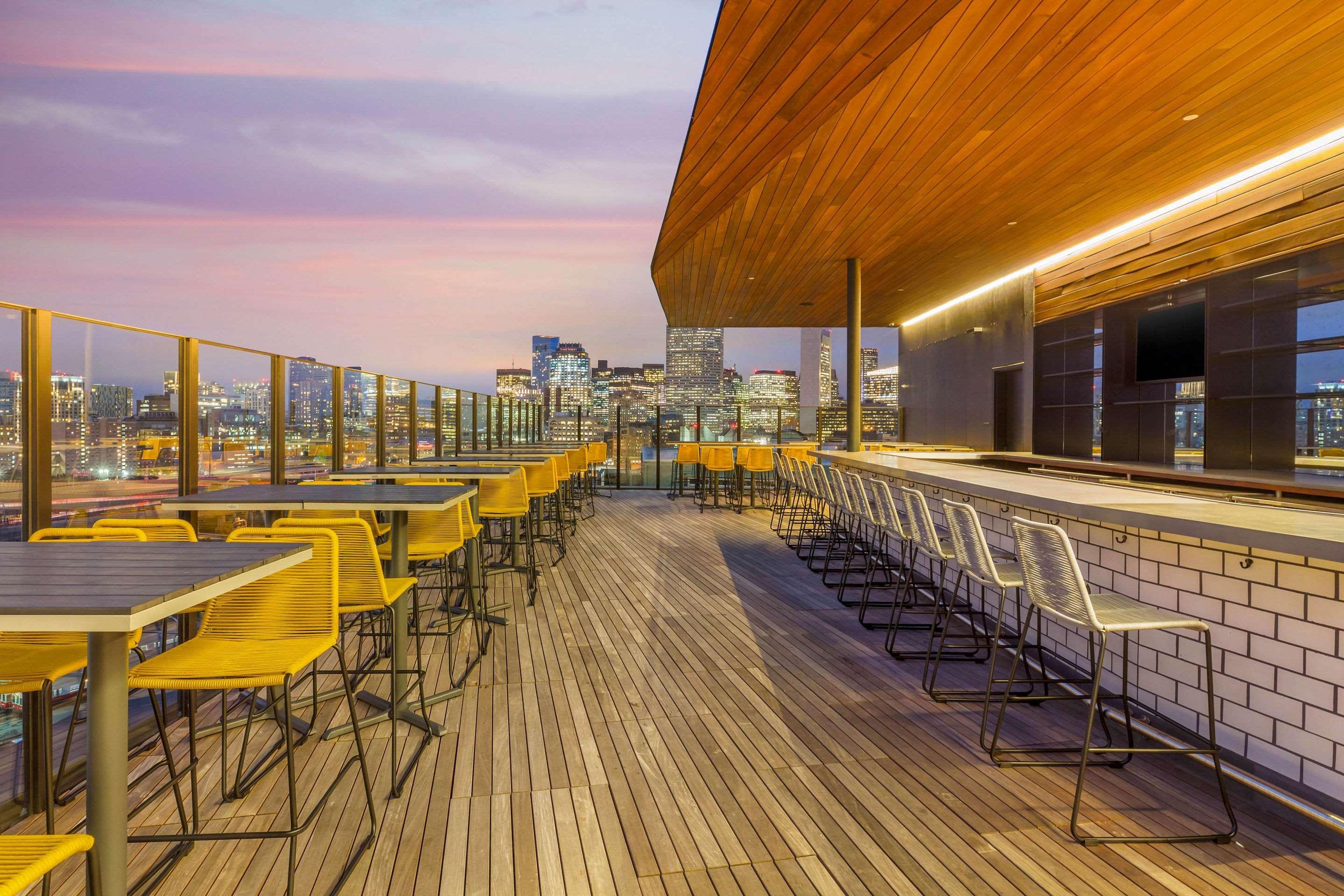 Cambria Hotel Boston Downtown - Seaport Екстер'єр фото