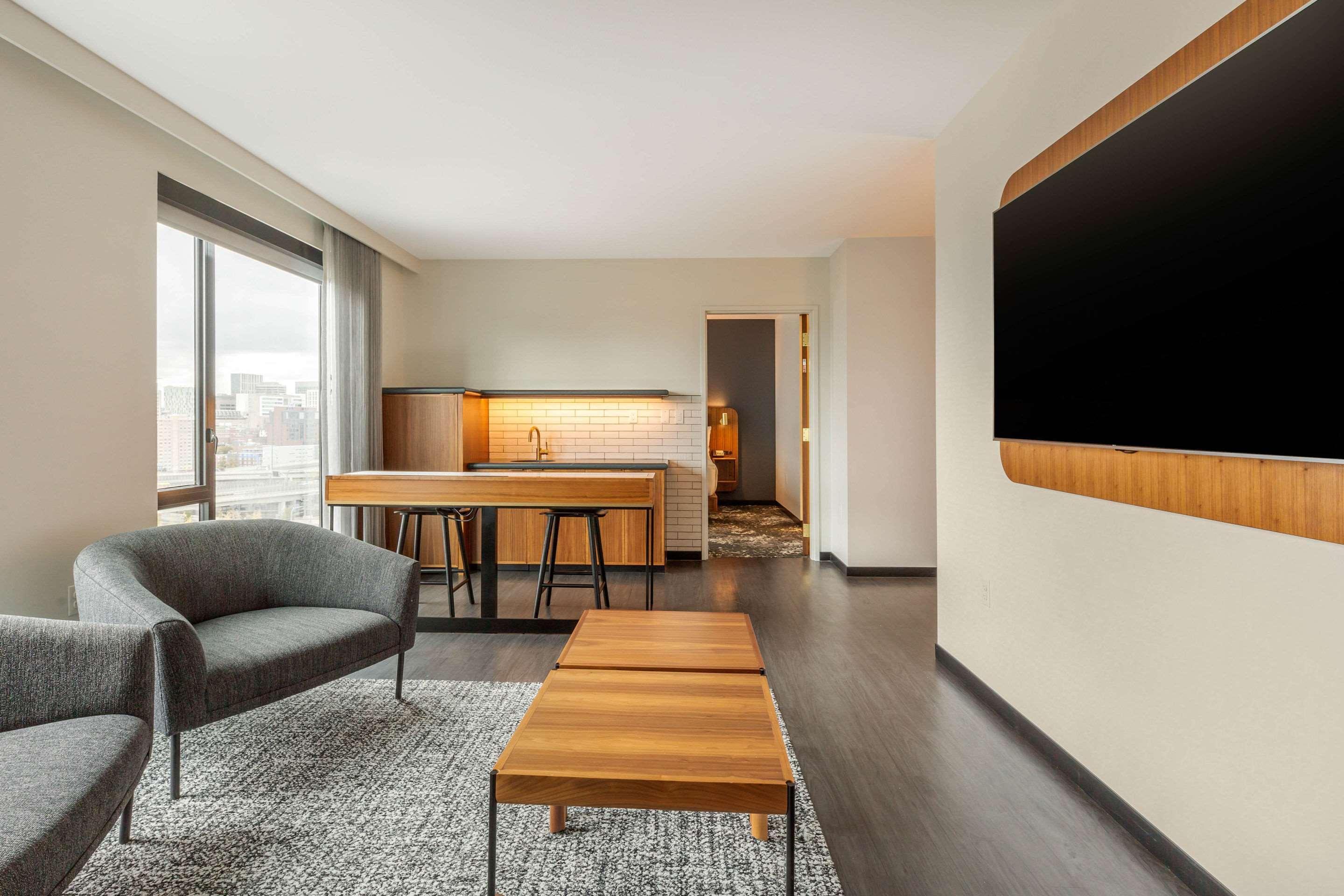 Cambria Hotel Boston Downtown - Seaport Екстер'єр фото