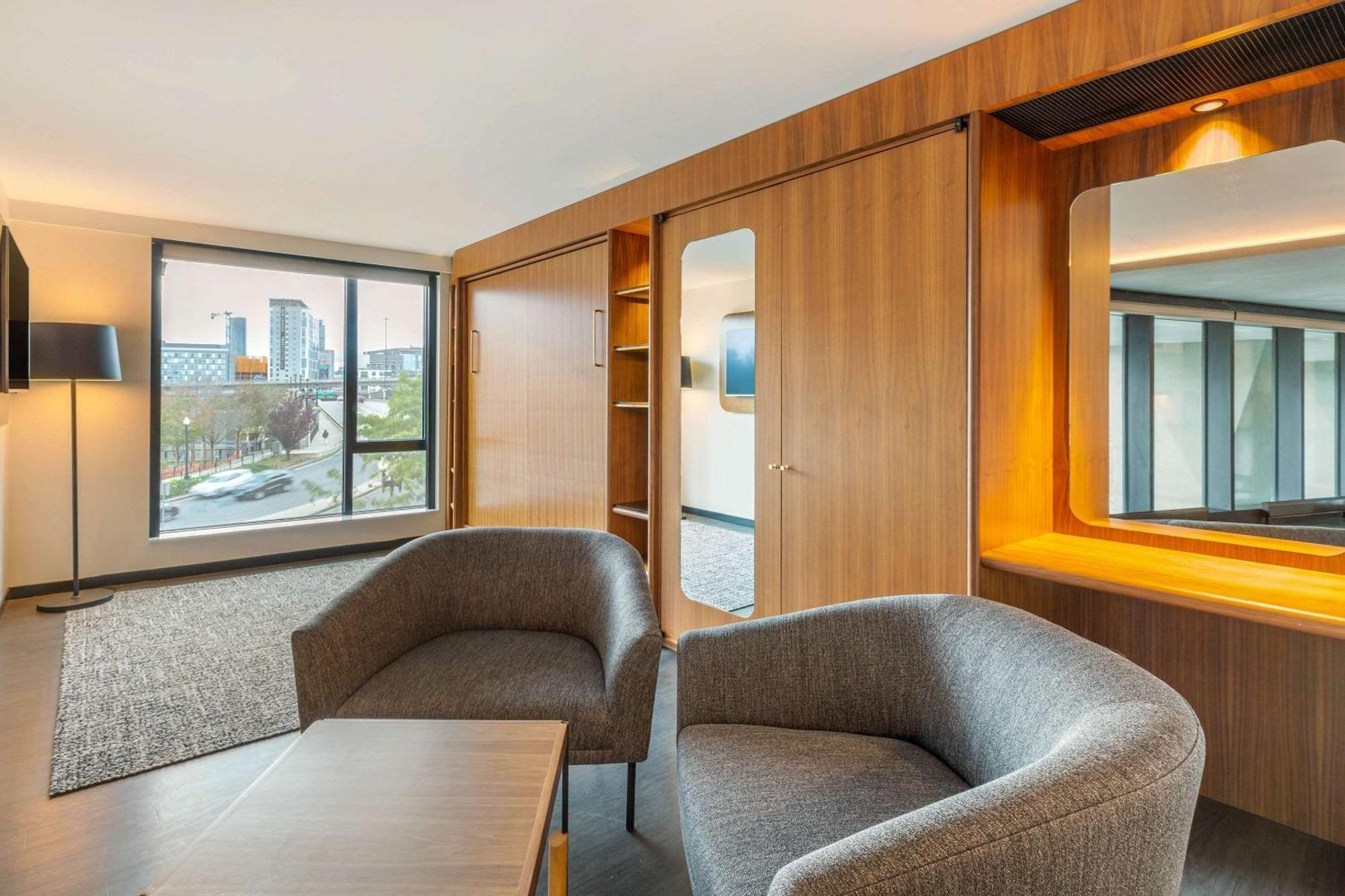 Cambria Hotel Boston Downtown - Seaport Екстер'єр фото